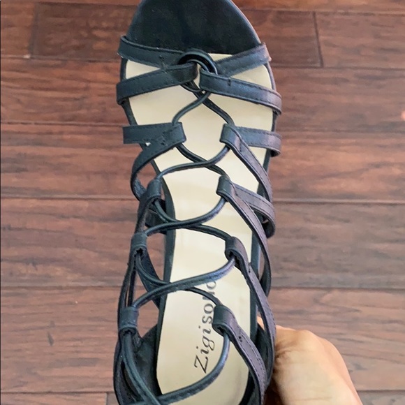 Zigi Soho 'Chorus' Strappy Sandals - Picture 6 of 13